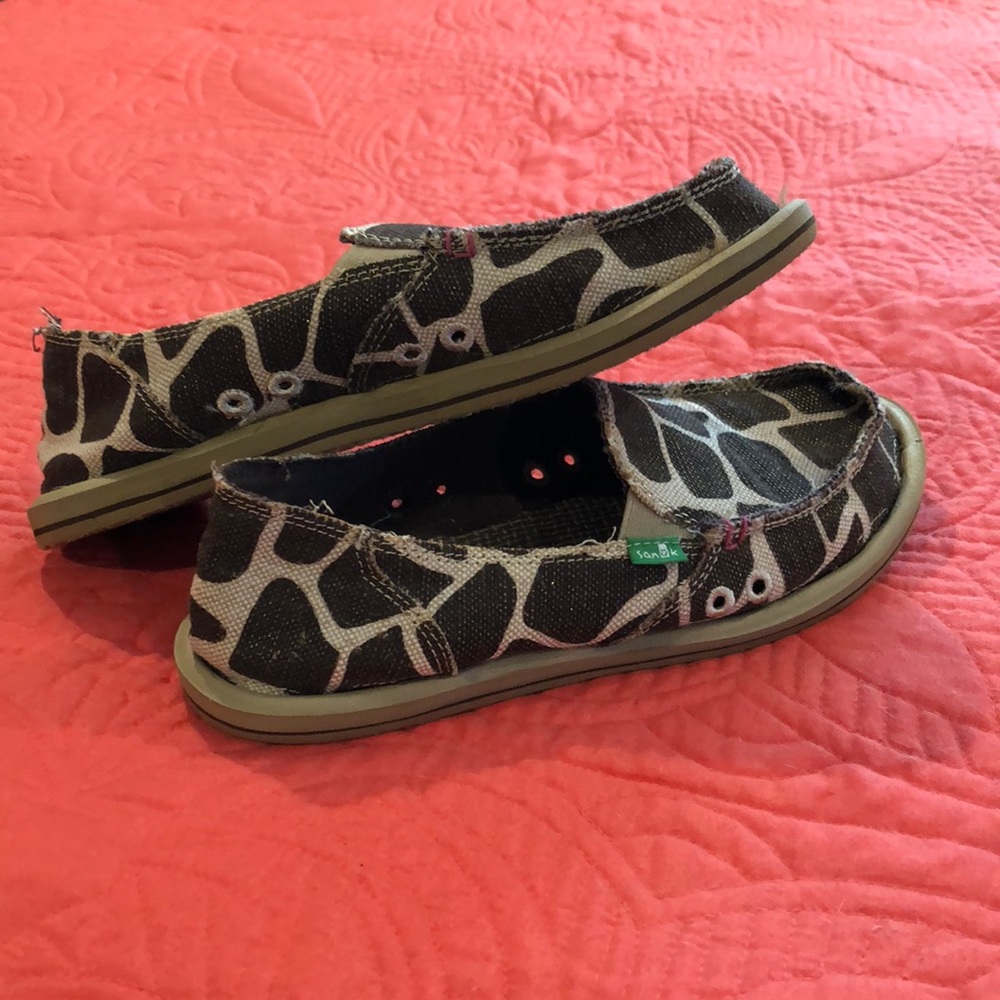 Sanuk Slip Ons